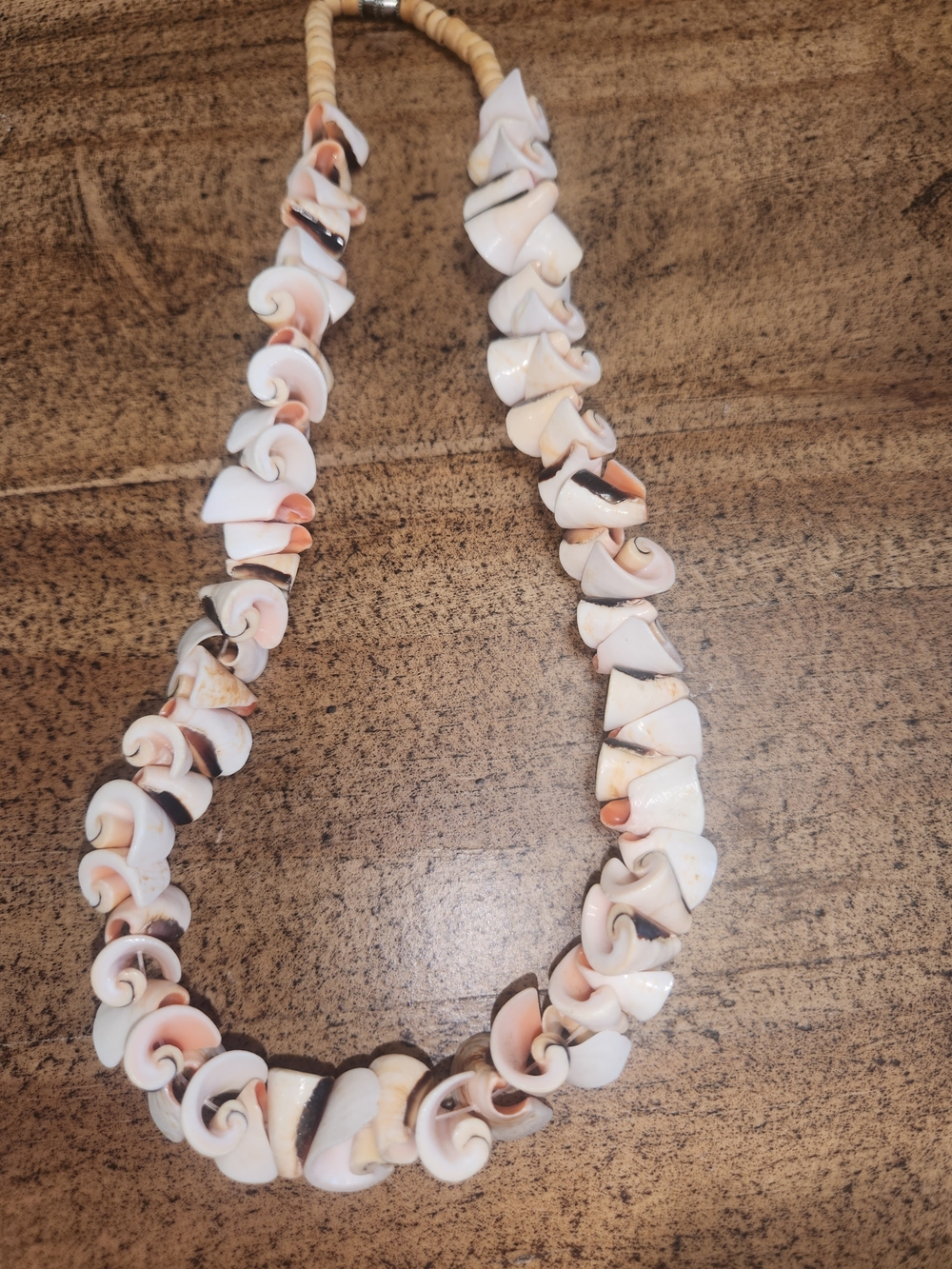 Handcrafted Shell Spiral Necklace in White and Peach